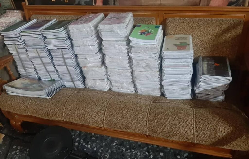 Piles de cahiers achetés pour la rentrée 2024 en Syrie